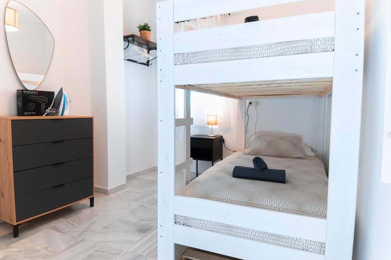 Downtown Apartment With Private Terrace & Jacuzzi Séville Extérieur photo