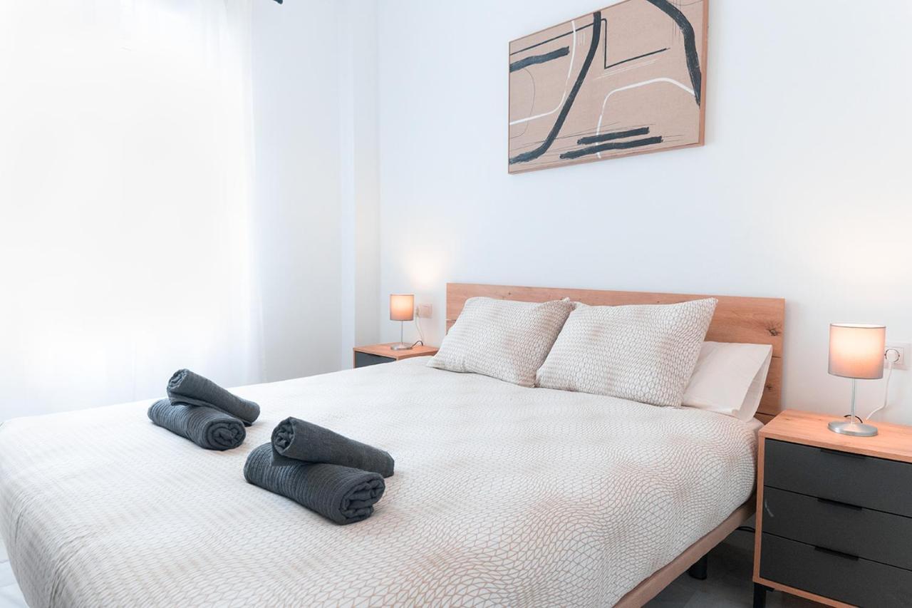 Downtown Apartment With Private Terrace & Jacuzzi Séville Extérieur photo