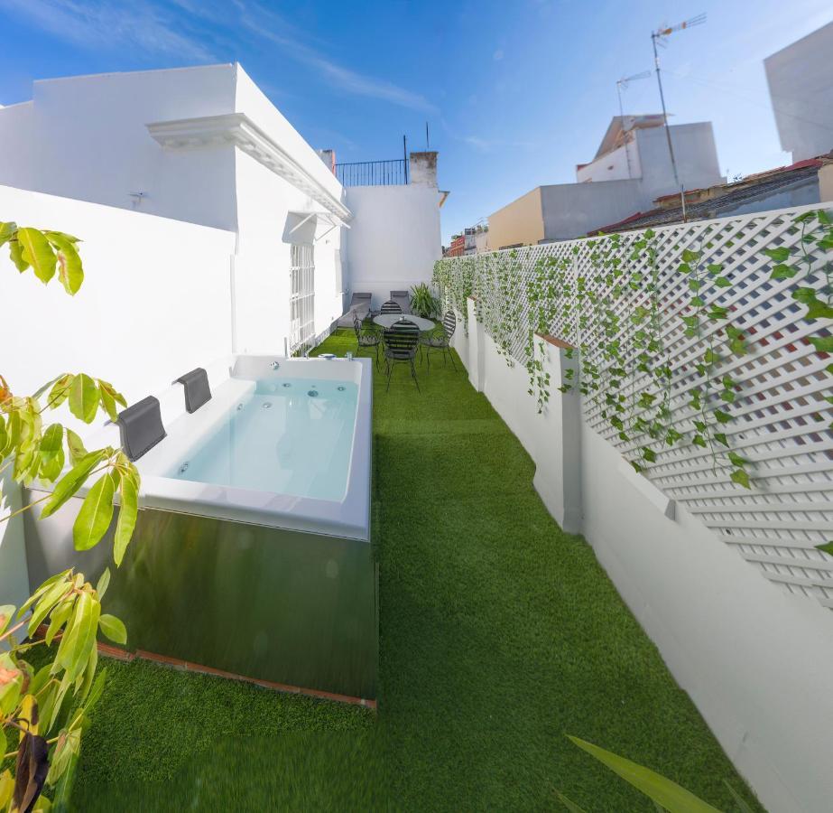 Downtown Apartment With Private Terrace & Jacuzzi Séville Extérieur photo